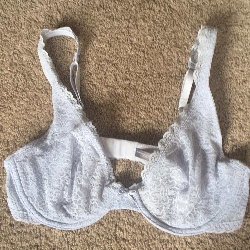 Aerie unlined underwire plunge lace bra.